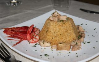 Le fameux couscous algérien: un délice pour vos papilles.